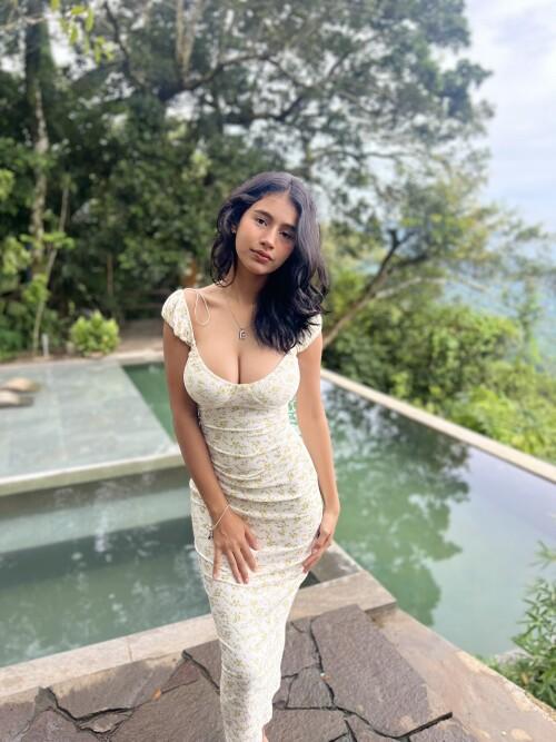 Angelinadiiiaz — Instagram girl nude model