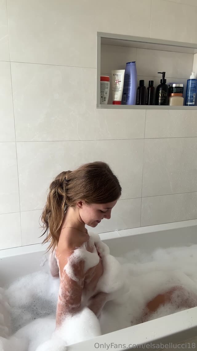 Elsabellucci nude Instagram photo 7 — @elsabelluccii leaked