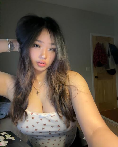 Cellow111 Instagram girl