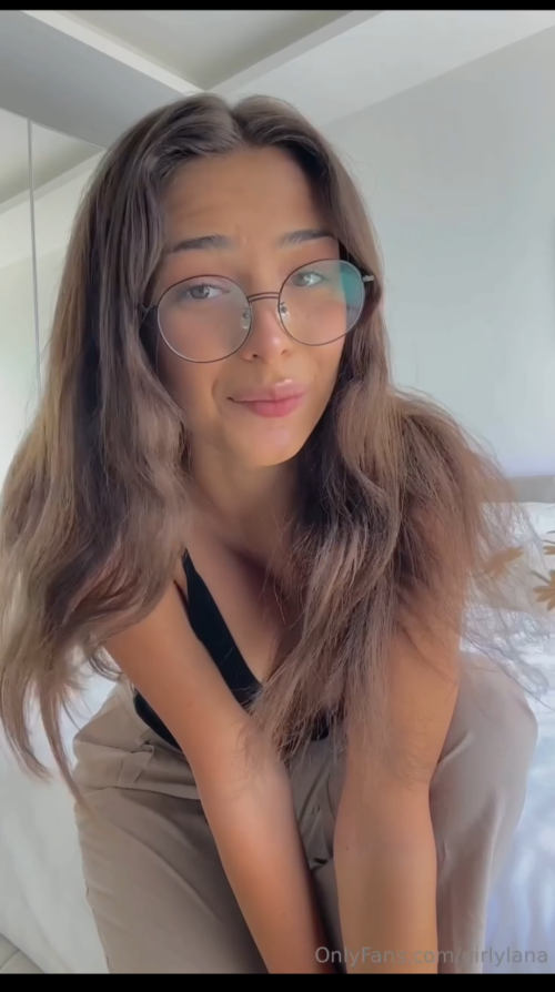 Girlylana — Instagram girl nude model