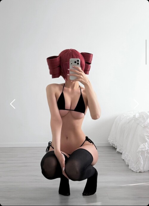 Juliamajch — Instagram girl nude model