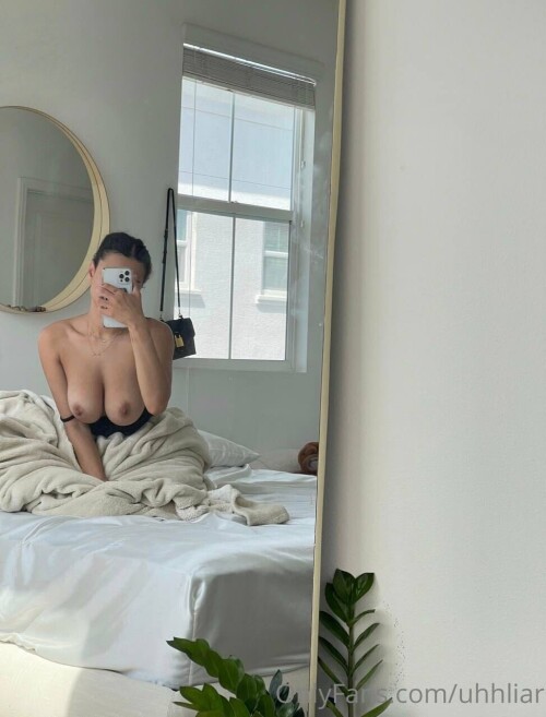 Uhhliar — Instagram girl nude model