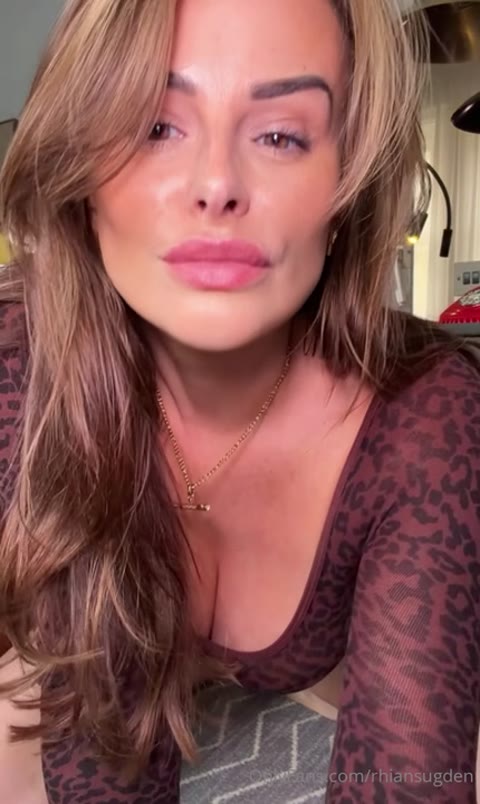 Rhiansugden nude Instagram photo — @rhiansugden leaked #4