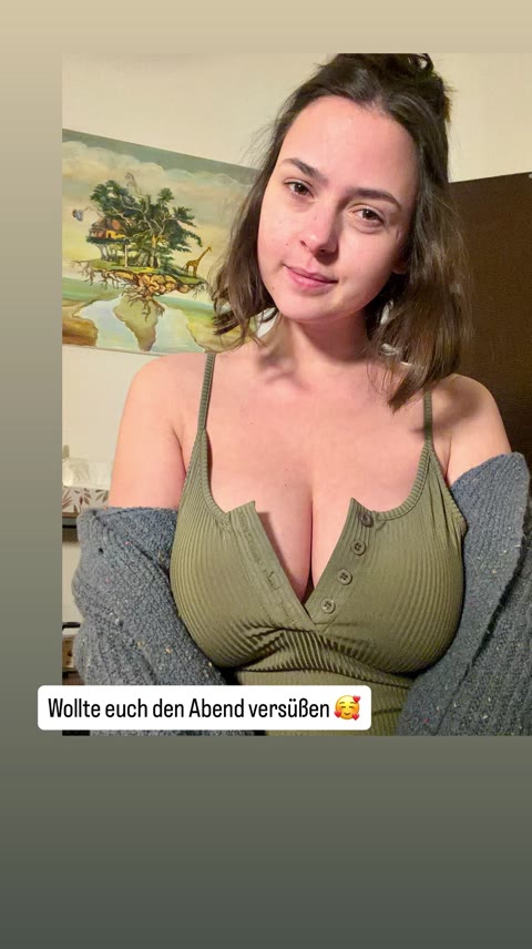 Heyitsmerle nude Instagram photo 11 — @heyitsmerle leaked