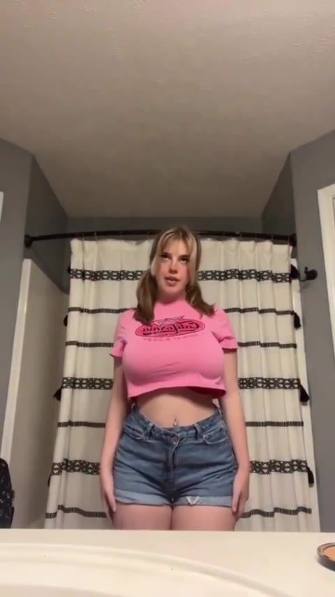 Hot stills from Xohalzy444, archived on JPGLeaks